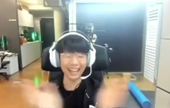 Lehends嘲笑Peanut电竞经理语音：我每次难过的时候都要听一遍