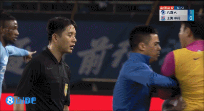 ?帽子戏法!秦升本赛季在替补席吃到3场黄牌,再染黄要禁赛