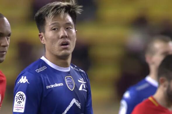 韩媒:护照吊销后在欧洲生活不易,前韩国国脚石现俊将回国服兵役