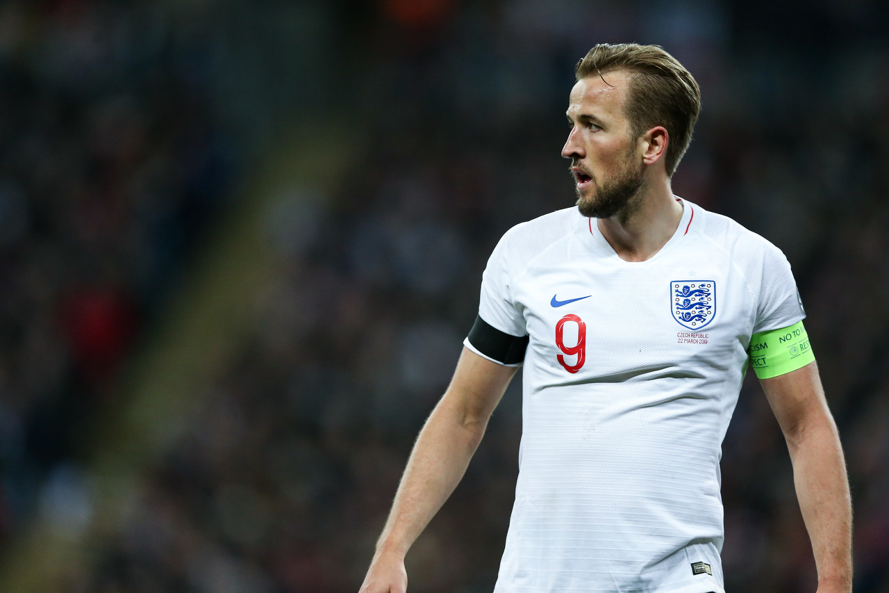 凯恩维护马奎尔:他几乎只用一只腿踢了5-10分钟,性格很坚韧