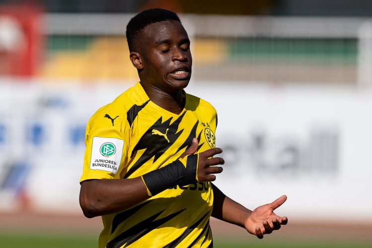 德媒:穆科科与多特续约暂被搁置,球员方不着急做决定