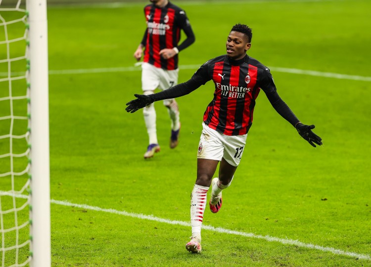 罗马诺:切尔西仍有意莱奥,AC米兰正努力与球员续约