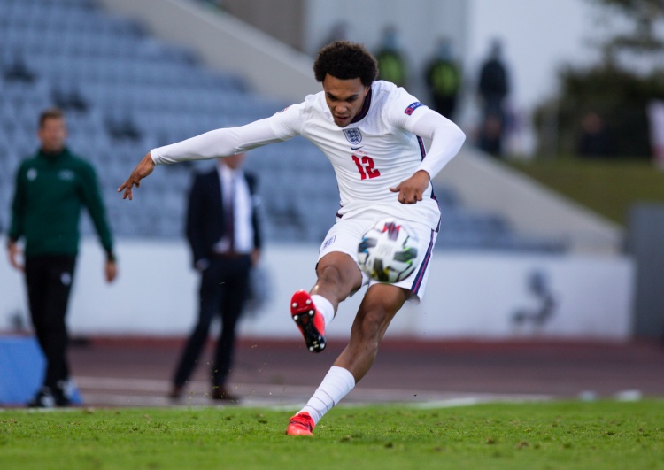 记者:阿诺德被排除在英格兰对阵德国名单之外