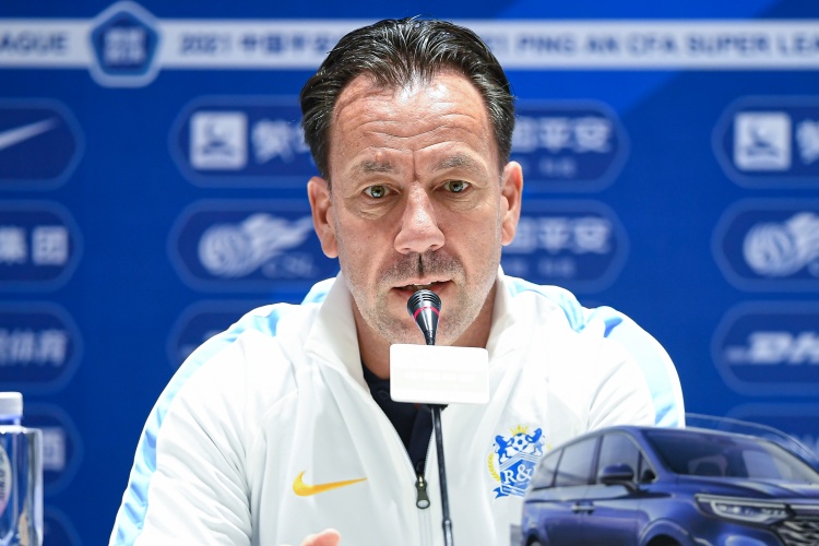 鄂媒:本赛季中超已有5人下课,成绩差是主因但有些问题换帅难解