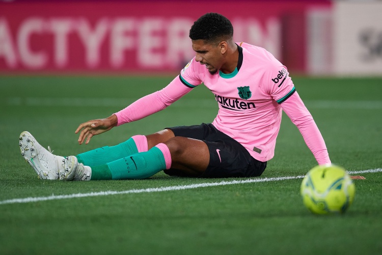 乌拉圭官方:阿劳霍肌肉受伤,将返回巴塞罗那