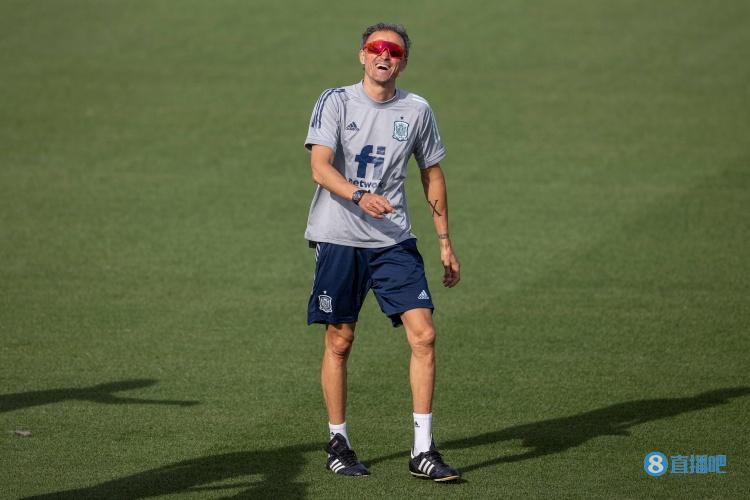 恩里克:我的未来暂时没有什么改变 对讲系统让队员压力很大