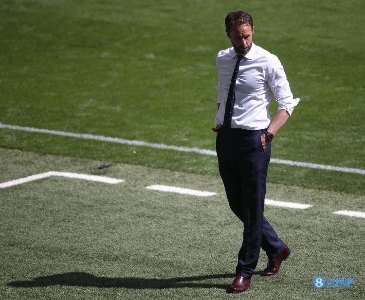 索斯盖特:球队提前学会了处理压力,贝林厄姆有顶级的心态