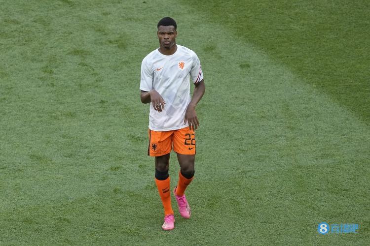 邓弗里斯:在意甲我们防线更靠后 在荷兰国家队我们会主动前压