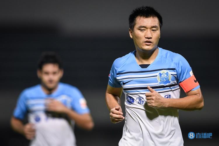 足球报:唐淼对阵海港复出,但广州城输球后保级压力还是比较大