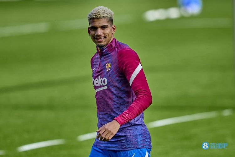 乌拉圭主帅:阿劳霍有机会参加世界杯,会等待他直到最后