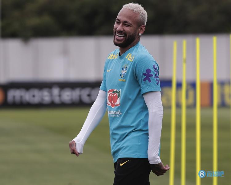 内马尔:这是我效力以来最棒的巴西队 满意我&巴黎开局阶段的表现