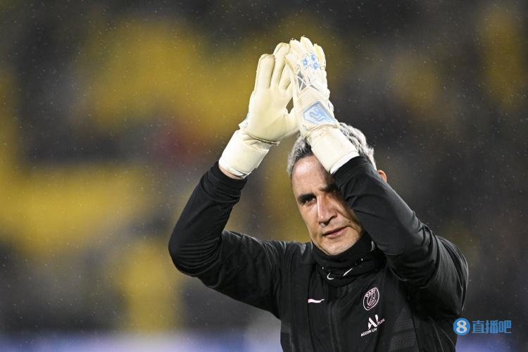 队报:纳瓦斯背痛已经好转,预计可以出战里昂