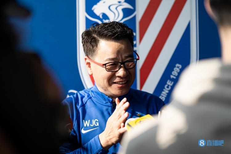 沪媒:申花客战浙江队要在赛前24小时才能抵达湖州 曾提议延期