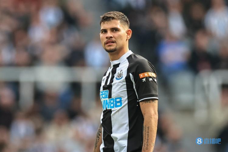 恩师:吉马良斯踢球就像脑后有摄像头,他已能够在皇马巴萨踢球