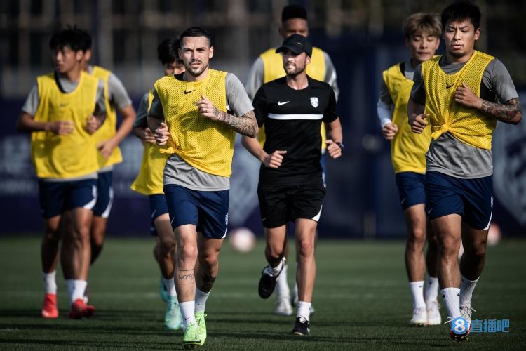 体坛:三镇外援斯坦丘仍未伤愈 或缺席23日罗马尼亚对阵芬兰