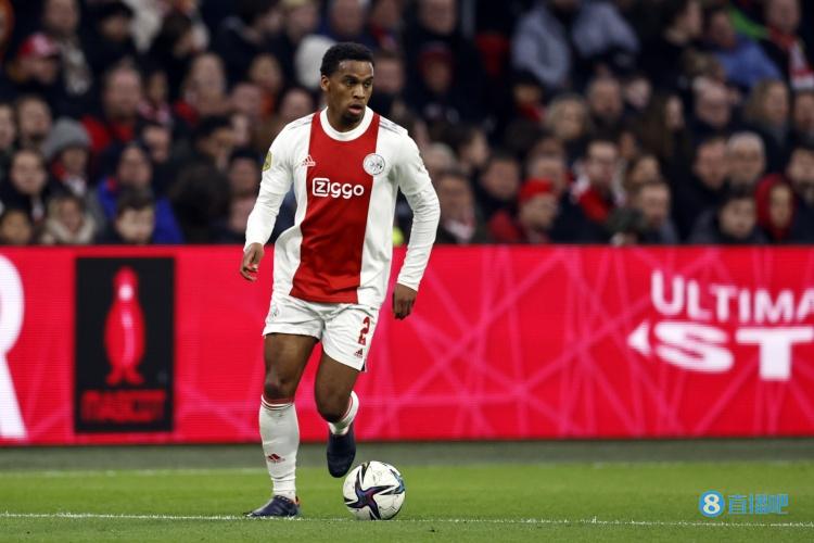 米体:罗马有意阿贾克斯后卫廷伯,但将面临拜仁和曼联的竞争