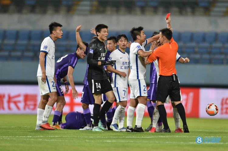东体:本赛季中超16轮已出现31张红牌,18支球队仅3支未染红