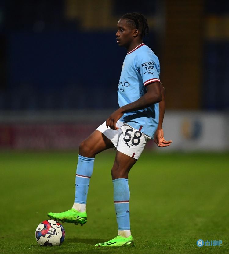 英媒:曼城18岁边锋梅布德续约不顺,热刺纽卡等队有意引进