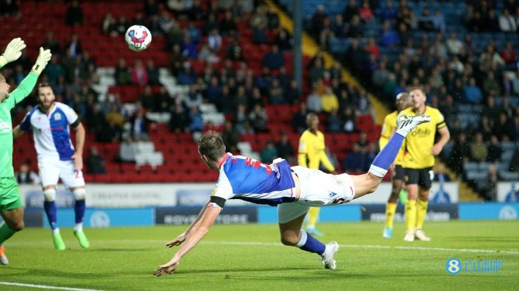 技惊四座?!布莱克本球员海姆神奇蝎子摆尾破门