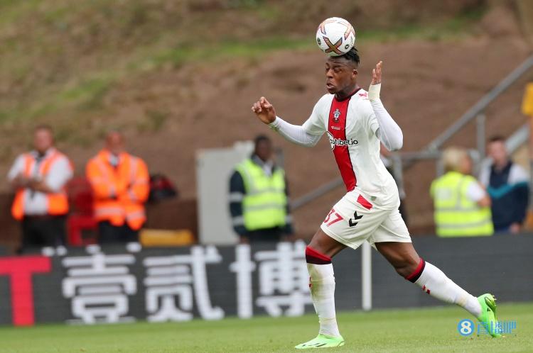 南安普顿中卫科特查普首次入选德国队,球员今夏1000万欧加盟