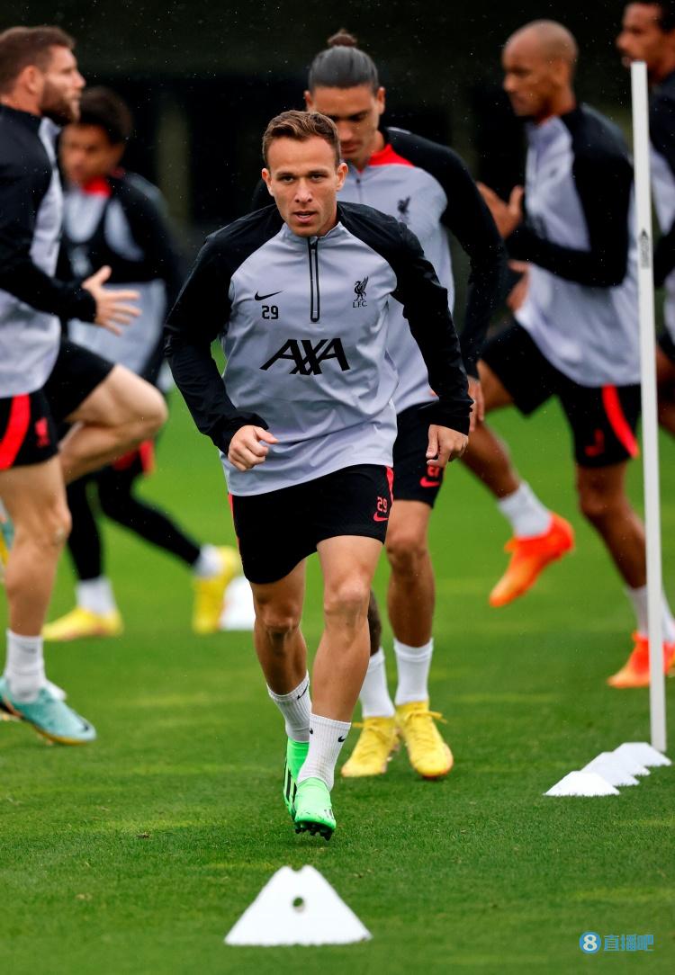 记者:利物浦无意买断阿图尔,俱乐部一直只是想租借一赛季