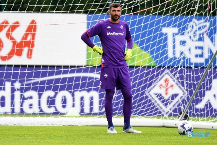 意媒:迈尼昂受伤,米兰有意签下佛罗伦萨门将泰拉恰诺