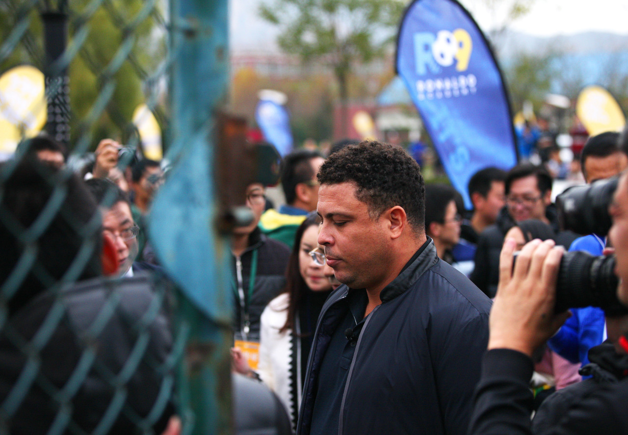 大罗:国家德比带来的压力堪比世界杯,本泽马和莱万都很出色