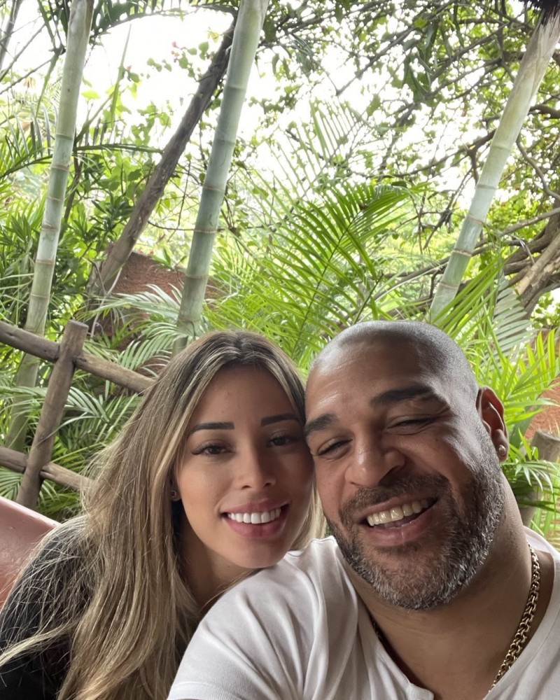 ?阿德里亚诺第五次与前女友复合,粉丝吐槽:赌你三天内删照片