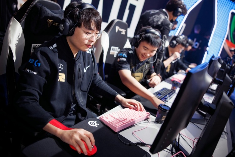 RNG赛后返图：奋起直追，一鼓作气拿下胜利！