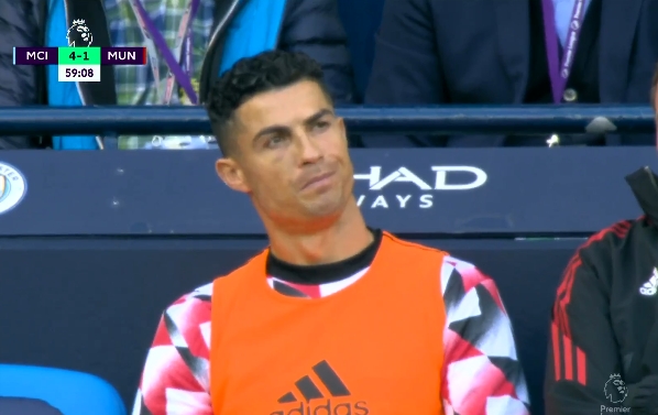 内维尔:能理解滕哈赫说的,0-4或1-6时上C罗对他会是侮辱