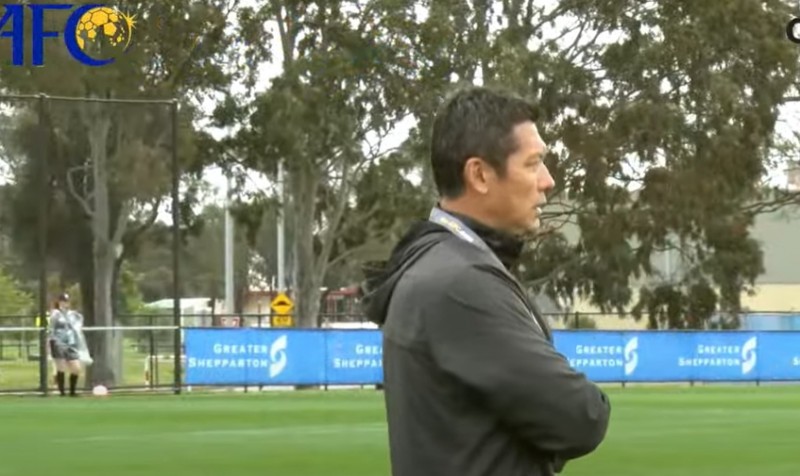 U17国足8-0领先的时候,杨晨场边喊话:继续打门!