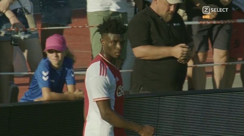 图片报:多特有意22岁阿贾克斯中场库杜斯,本赛季11场7球1助攻