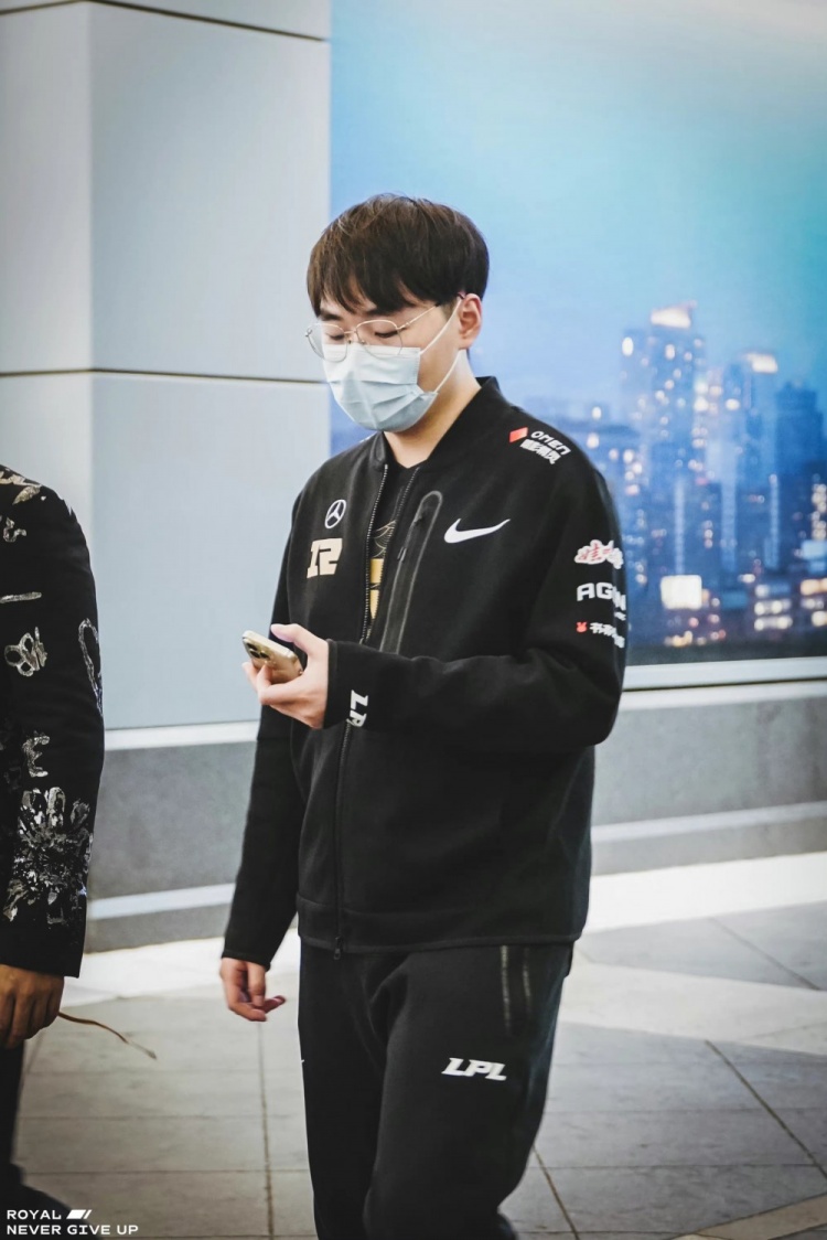 RNG赛前返图：出发！迎战！