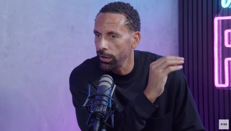 ?费迪南德怼卡拉格:C罗上不上曼联的逼抢都没区别,别再说了