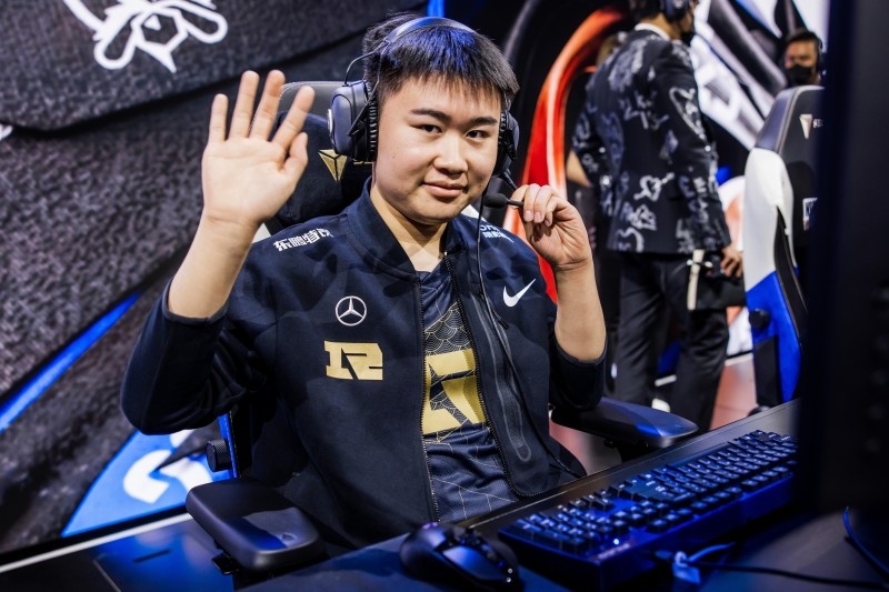 出色控龙 24分钟帮助队伍拿下土龙魂 给Wei这把亮眼发挥打几分?