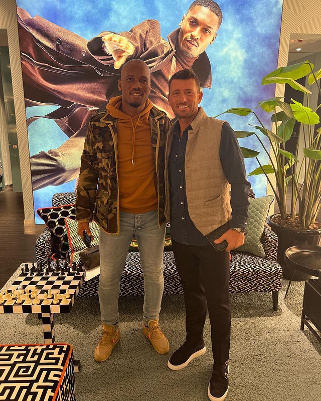 中超老熟人在巴黎相聚!马季奇、德罗巴亲密合影