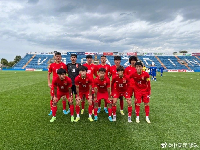 马德兴：U21国足赴欧拉练65天踢24场，滞留国内球员深感羡慕