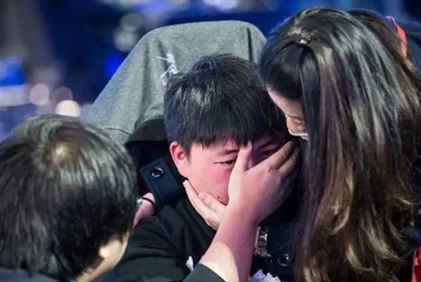 【未尝胜绩】RNG S赛第四次交手T1 此前从未在BO5中战胜过T1