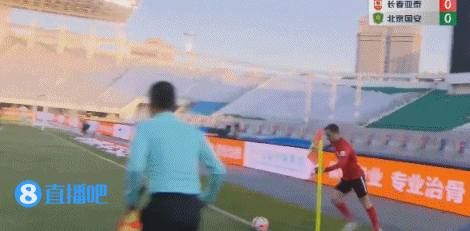 ?用的是什么部位?程长城将球停进球门,但手球在先进球无效