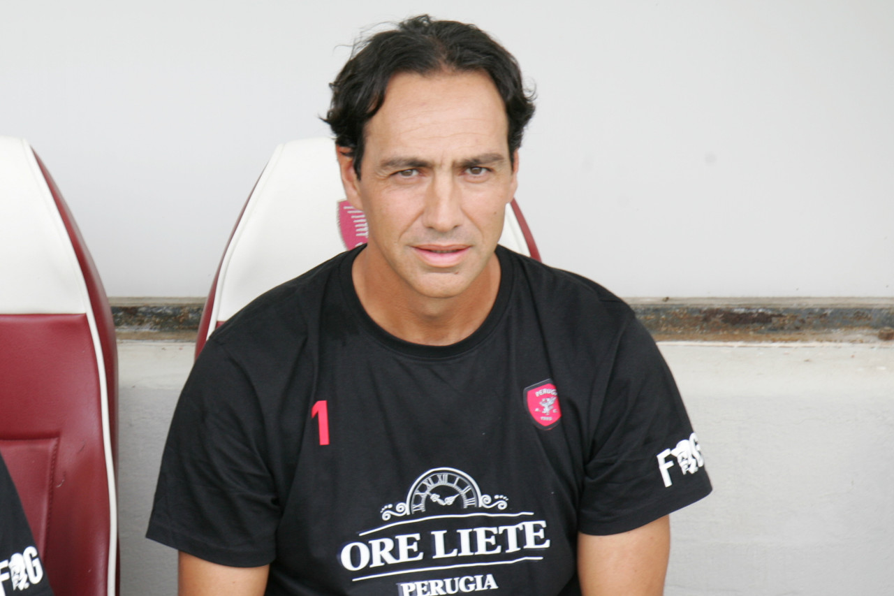 内斯塔质疑德里赫特:尤文曾不惜一切代价签下你,有些话你不该说