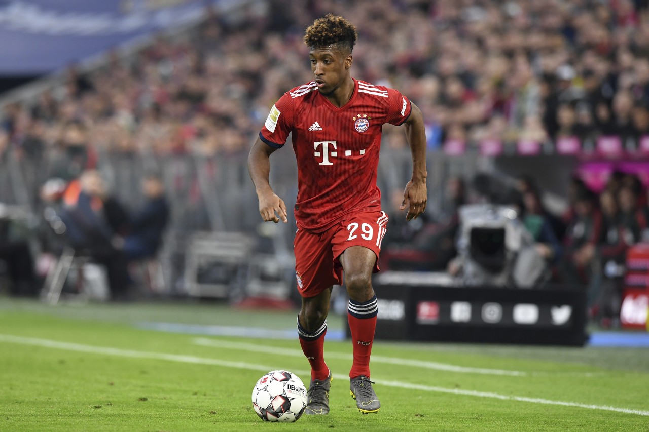 主裁回应卡恩:科曼抱对手是明显故意的动作,除了给黄牌别无选择