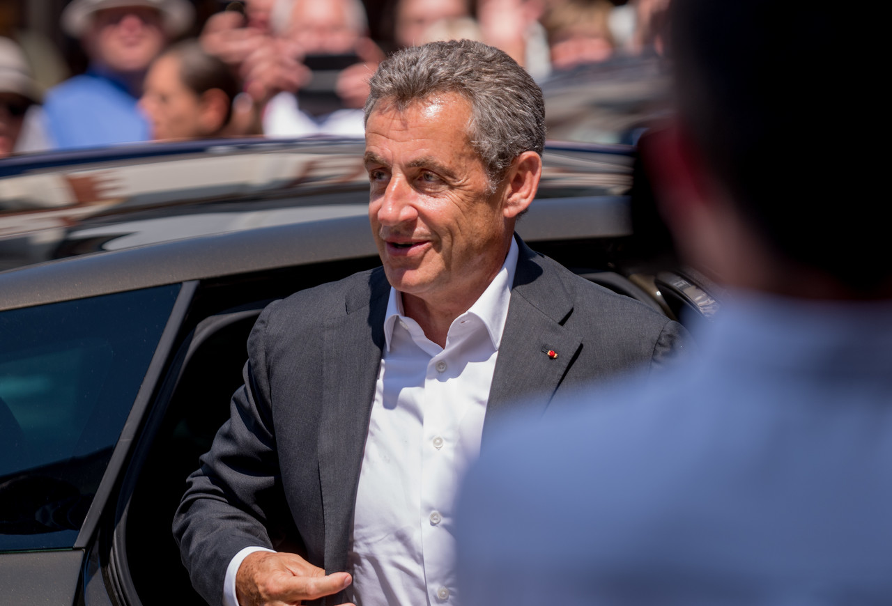 法媒:法国前总统萨科齐2011年时让卡塔尔收购巴黎的价格翻了一番