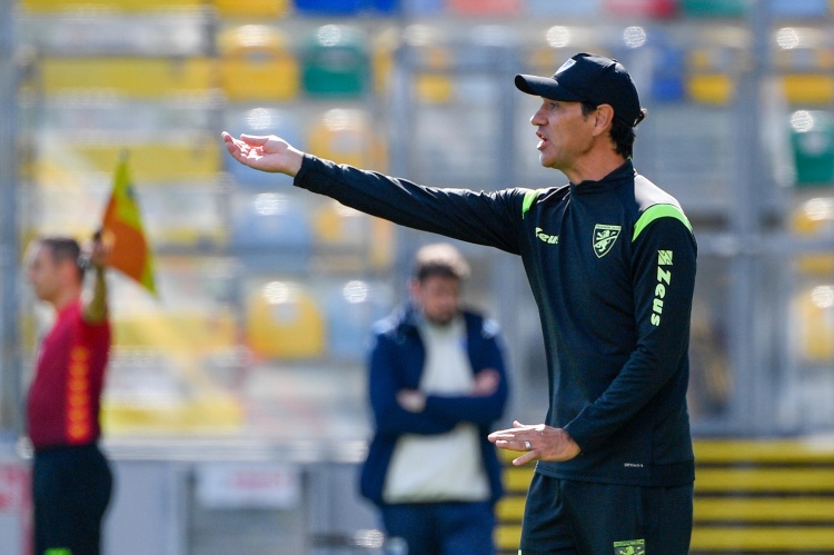 内斯塔:想防好哈兰德必须贴身紧逼,给他一点空间你就死定了