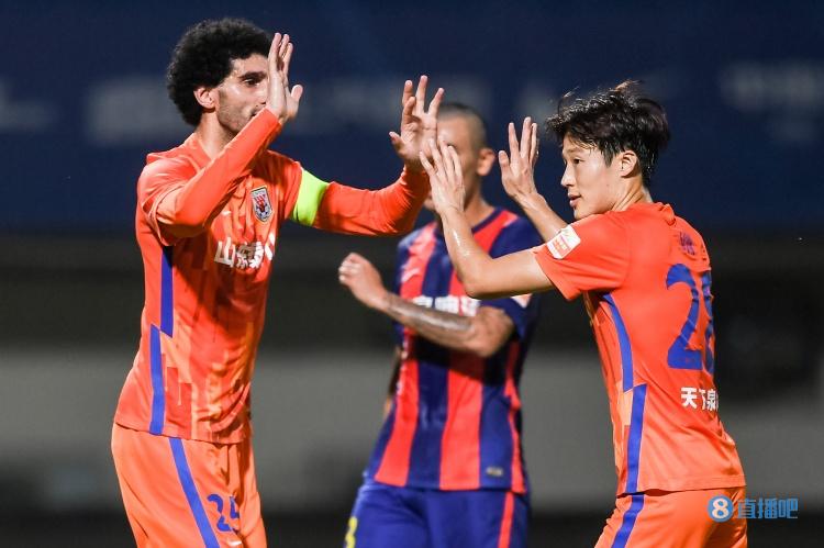 记者:费莱尼、贾德松有望月底复出 孙准浩预计踢4场后赴韩国队