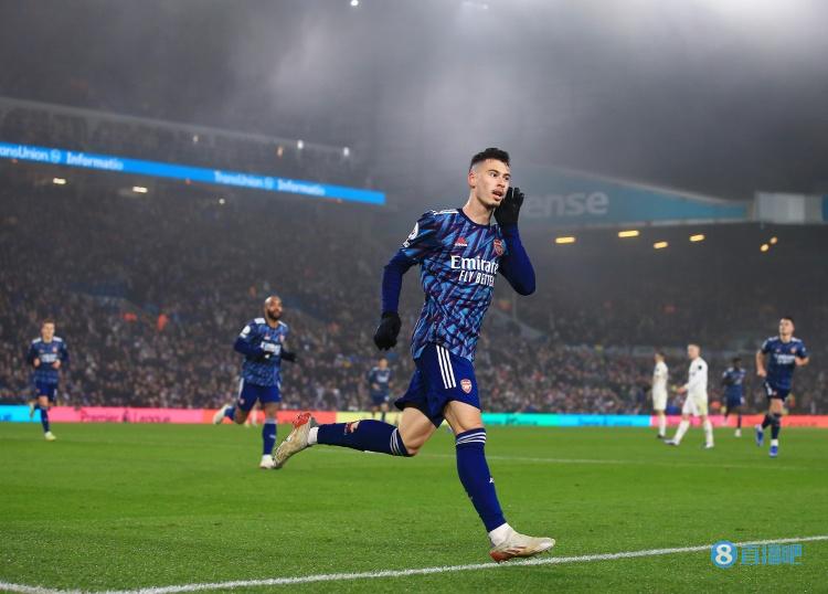 记者:阿森纳希望与马丁内利续约至2028年,已开启首轮谈判