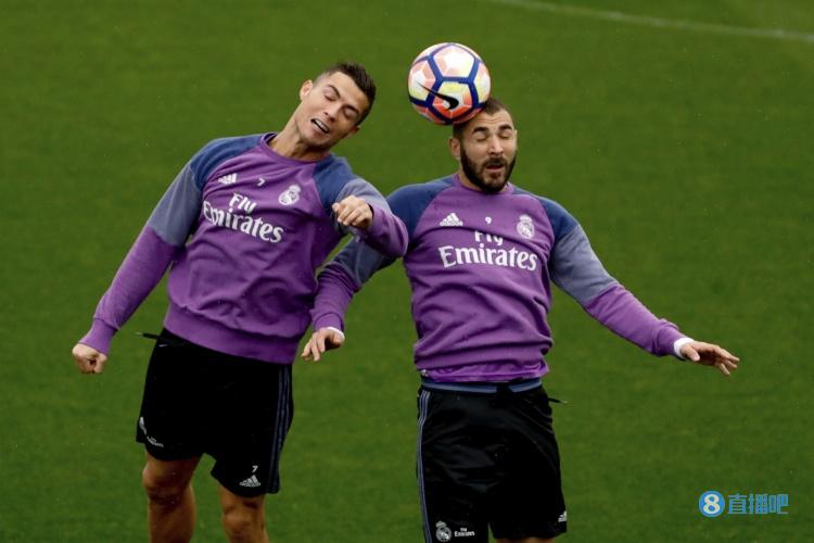 本泽马:我无法做到像梅西或C罗那样,但我是独一无二的