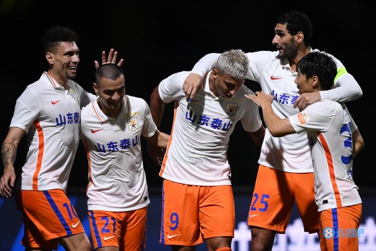 粤媒:泰山和三镇1分之差真的不算差距,中超夺冠悬念重回赛场
