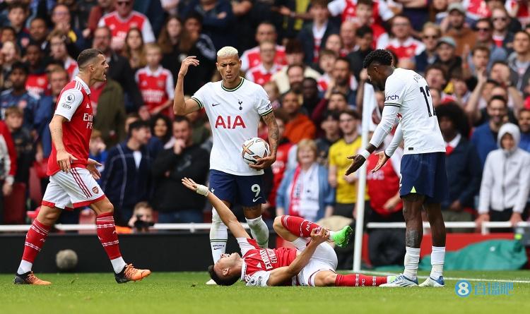 孔蒂谈埃默森红牌:这是裁判的决定,我不想评论