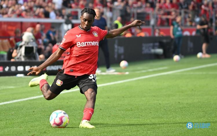 天空记者:曼联有意冬窗签下勒沃库森21岁右后卫弗林蓬