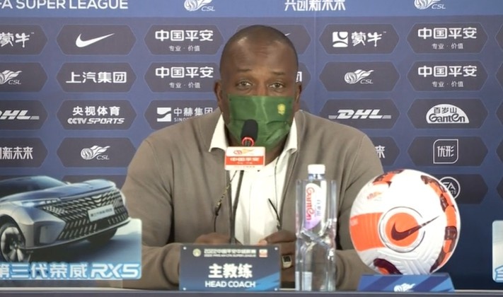 国安主帅:球员该为下半场表现自豪 踢三镇与交手其他队不一样